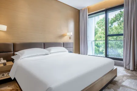 CM+ Serviced Apartment Shenzhen Hillside