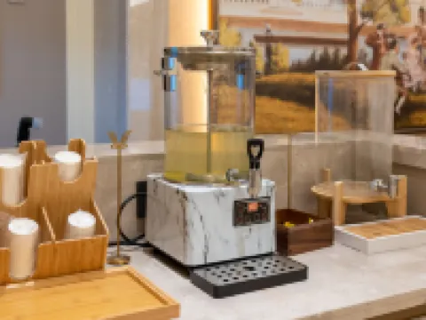 Vienna Hotel (Weishi County Government) Hotels in Weishi