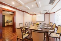 Cinnamon Grand Colombo - Business