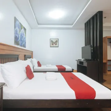 RedDoorz @ Nick Hotel Isabela