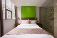 City Wanyi Hotel (Shenzhen East Railway Station Buji Shop) Hotel in zona Yuanping Aixin Gymnasium