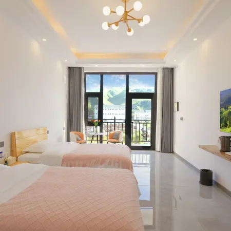 Qingrudai Homestay (Nalati Scenic Area)