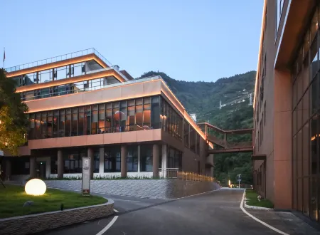 XING SHAN TAO HU ALING HOT SPRING RESORT HOTEL
