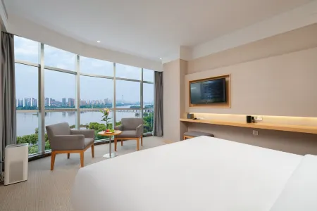 Yitel Отели рядом с достопримечательностью «Linyi University»