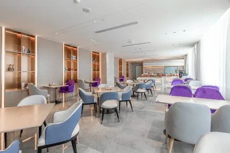 Lavande Hotel (Penglaige Haishuiyuchang Pengzhang Kegang) Отели рядом с достопримечательностью «Haishi Park»