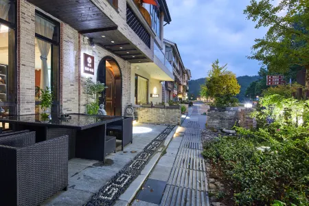 Floral Hotel·Jinyun Yinhou Zuju hotel Отели рядом с достопримечательностью «Zhutan Mountain»