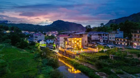 Mengxian Riverside · 270° view of the mountain view of Tangquan Resort and Accommodation