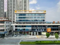 開平拾月酒店（開平市政府大潤發店） 鄰近潭江碧道開平市段1號段（潭江僑鄉碧道）的酒店