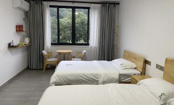 Pingju Homestay (Shijiufeng Scenic Area)