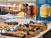 Holiday Inn Express MILAN - MALPENSA AIRPORT by IHG - sarapan