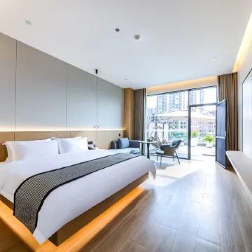 Yanting Liangjianghui Hotel