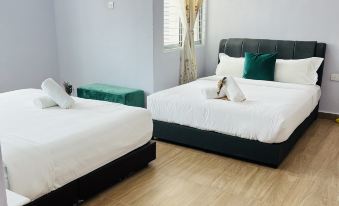 Spacious 13 Pax Classic Home in Kuantan for Family