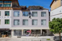 Chunting Lifestyle Aesthetic Vacation Apartment (Xiaoqikong Scenic Area East Gate Ticket Hall)