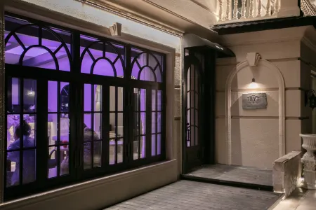 Fangyuan Li ·1897 Villa