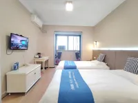 Baizhou E-Sports Hotel (Longxingsi Water Street)