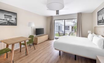 Royal Regency Paris Vincennes