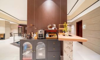 MOKE HOTEL