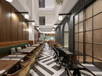 UrCove逸扉飯店（西安回民街鐘樓地鐵站店） 人民大廈附近的飯店