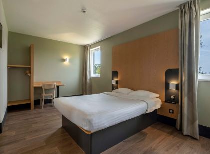 B&B HOTEL Niort Marais Poitevin Est