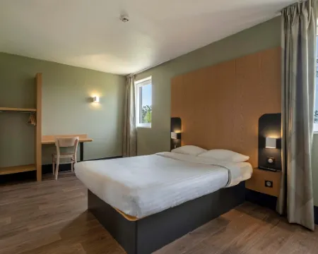 B&B HOTEL Niort Marais Poitevin Est Hotels in Niort