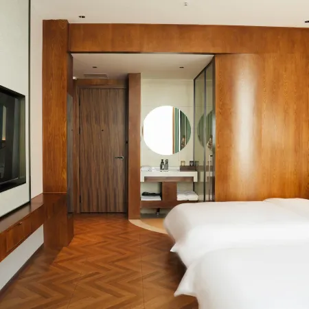 WHITE HOTEL