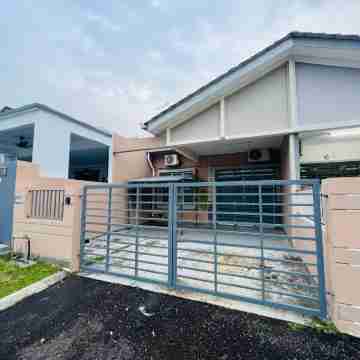Kulai 3B2R Indahpura Landed House Near JPO Hotel Exterior