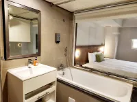 Hub Hotel - KAOHSIUNG QIXIAN BRANCH Hotels in Kaohsiung
