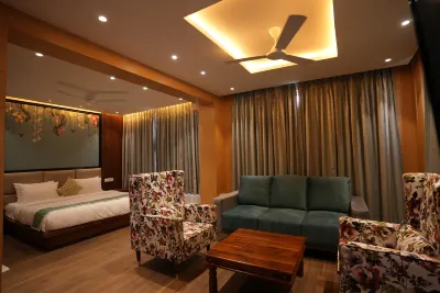 The Eden Park Boutique Hotel Hotel berhampiran KDGO COLONY PARK