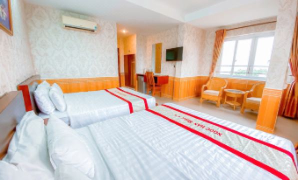 Ngoc HAN Hotel by the Moment