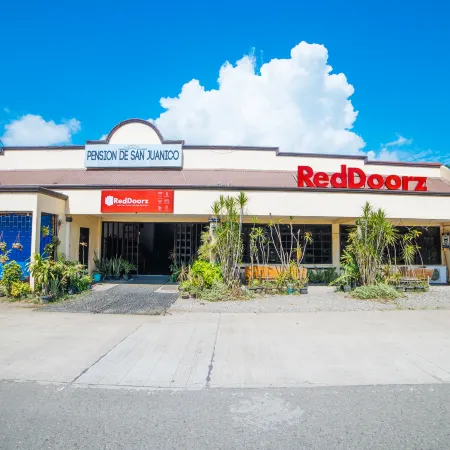 RedDoorz Near San Juanico Bridge