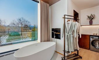 Duyun Fengyu · Holiday New Chinese-style Lakeside Boutique Stay (Wuyuan Shuimo Shanghe Scenic Area)