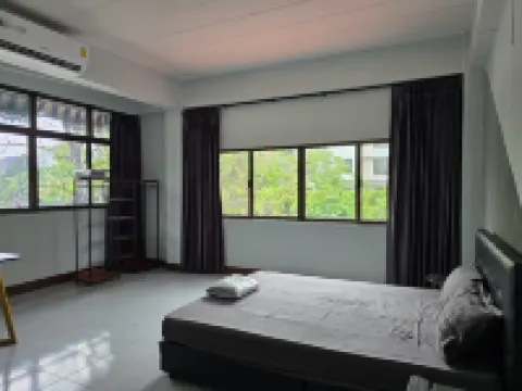 SRINN House, Bangkok โรงแรมใกล้ท่าเรือด่วนคลองตัน