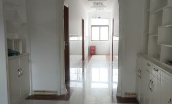 Yang County Ziwei Fashion Hotel