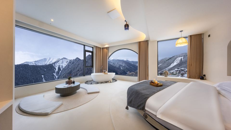 Qianyu Cloud Lodge · Oxygen-Supply Smart Mountain Stay