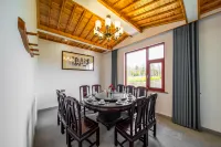 Xidi Tingyun Xiaozhu Huipai Courtyard Design Guesthouse (Yi East Station)