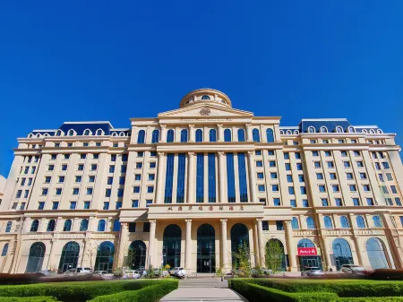 Shuangman Huarui International Hotel (Kangbashi) Отели рядом с достопримечательностью «Mengguxiangqi Square»
