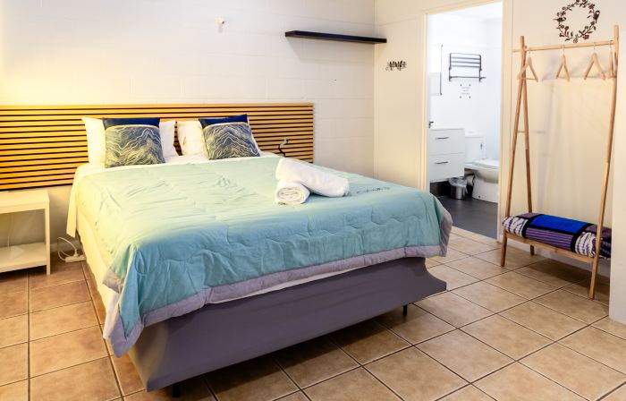 Innisfail Riverfront Motel