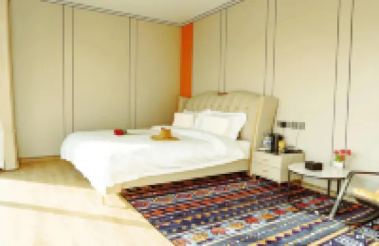 Starlight Shine Camping Hotel