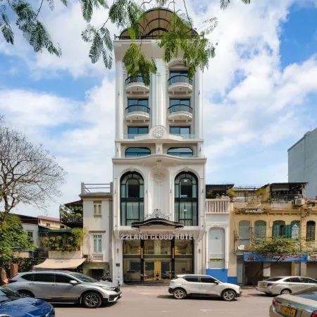 22Land Cloud Hotel Отели рядом с достопримечательностью «Площадь Бадинь»