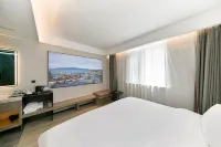 Meijing Hotel (Nanjing Museum Alfalfa Garden Street Branch) - 3-Star