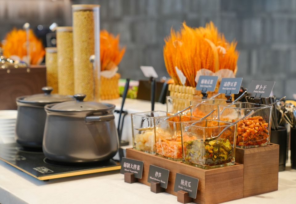 아투어 호텔, 신좡 병원, 충칭 서역