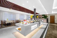 Plus Designer Hotel - Aamiainen