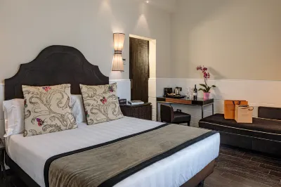 The Independent Suites