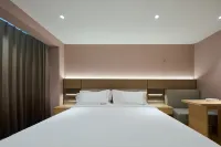 Quanxin Executive Apartment (Sihui Yubocheng) - balcony