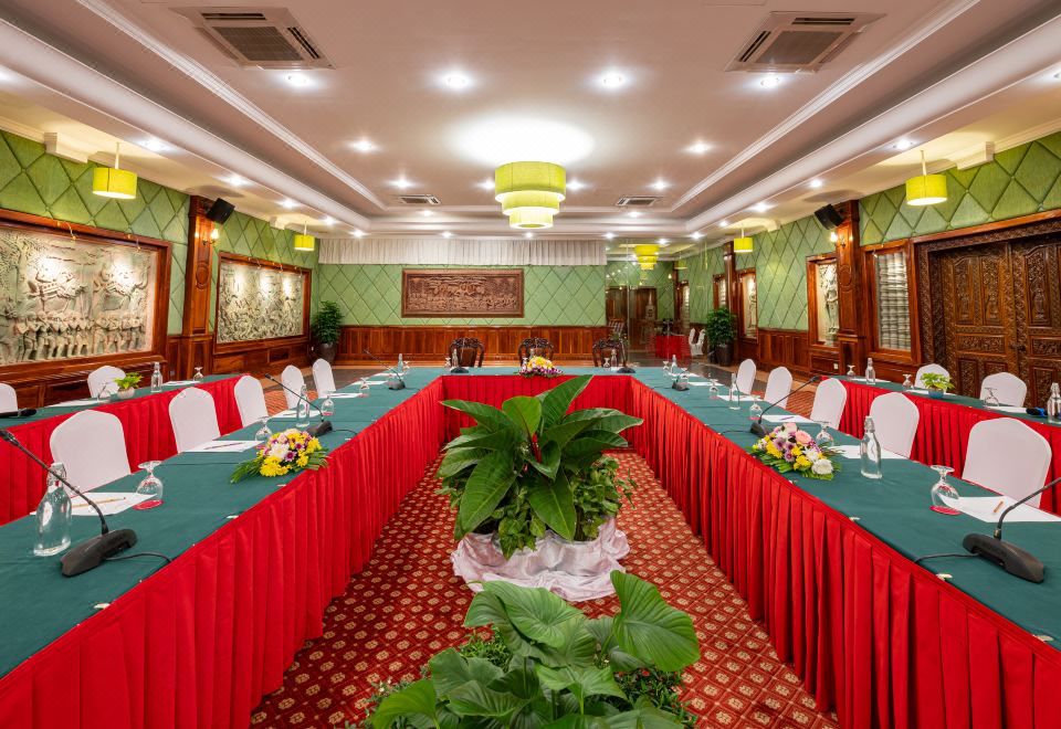 2. 호텔 소마데비 ..