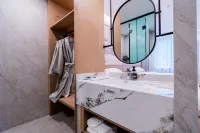 Dali Canger Yilong Hotel Hotels in Erhai Park