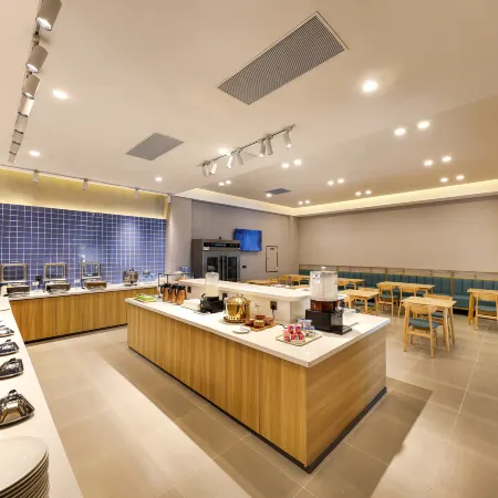 Jinyi Hotel (Baotou Guyang)
