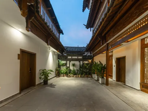 Qi and Xuan Inn Hotels in Lijiang