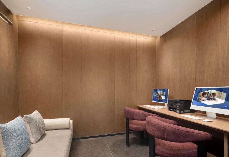 3. 햄튼 바이 힐튼..