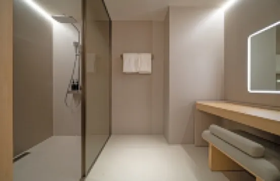 JI Hotel (Yanji Yanbian University Internet-Famous Wall)